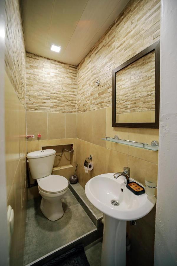 Stylish With Beautiful Balcony In The Heart Of At Liberty Square *